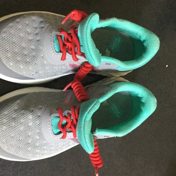 New Balance little girls sneakers size 11.5 gray with aqua excellent used shape - Picture 6 of 6